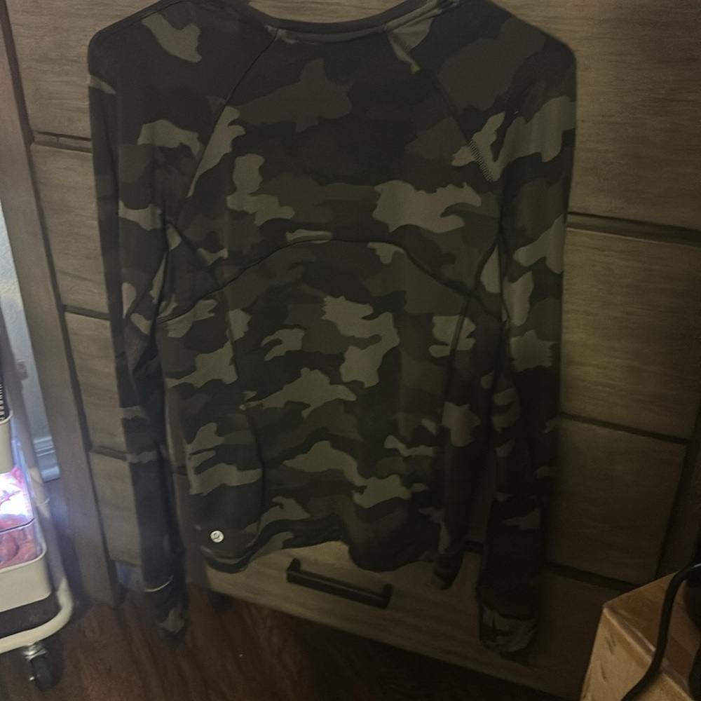 Lululemon Athletica Camouflage Long Sleeve Top - Picture 3 of 5